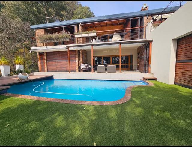 4 BEDROOM HOUSE FOR SALE IN HOUGHTON ESTATE